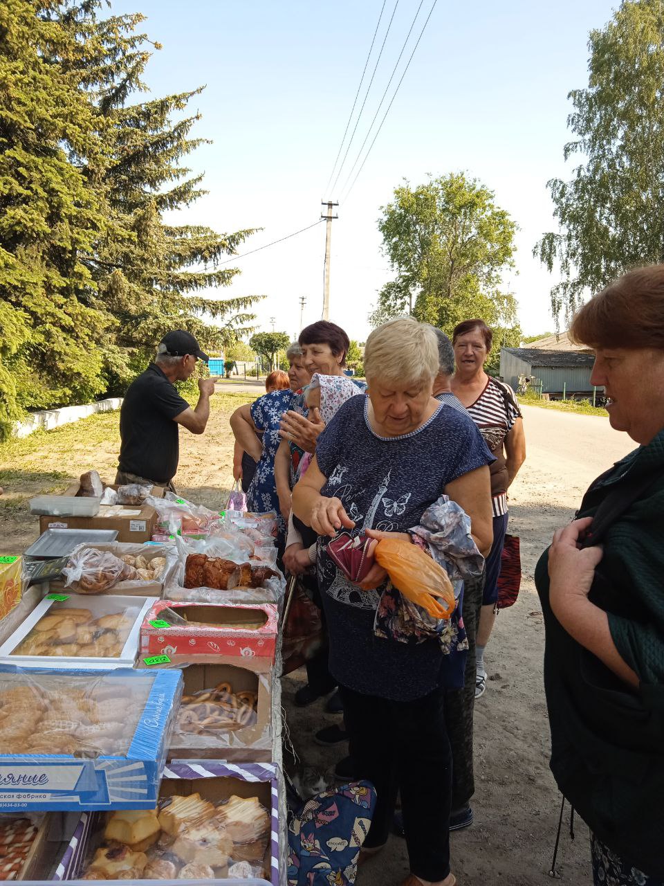 В СЕЛЕ НИЖНЕЕ ТУРОВО ПОЯВИЛАСЬ ВЫЕЗДНАЯ ТОРГОВЛЯ.